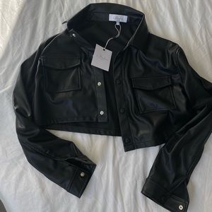 L’Academie cropped leather shacket 🖤